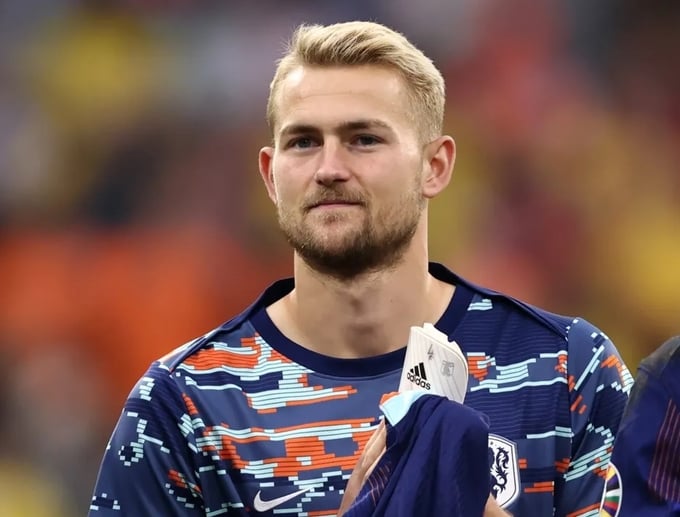 Cảnh Matthijs de Ligt thi đấu trong màu áo đội tuyển quốc gia