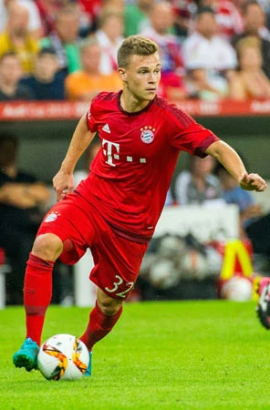 Chân dung cầu thủ Joshua Kimmich trong trang phục đội bóng