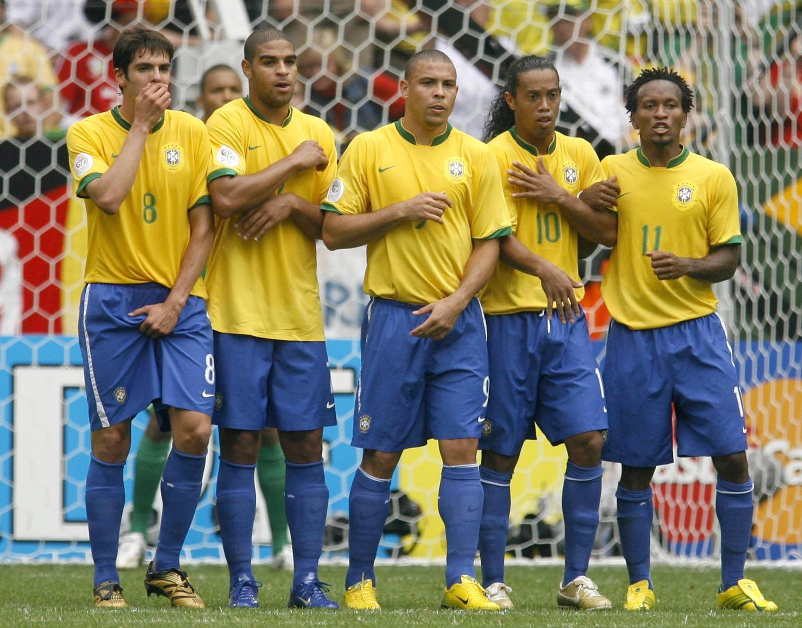 Hình ảnh của Kaká trong trận đấu với đội tuyển quốc gia Brazil